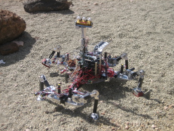 Robot a sei zampe per l'esplorazione dei crateri lunari